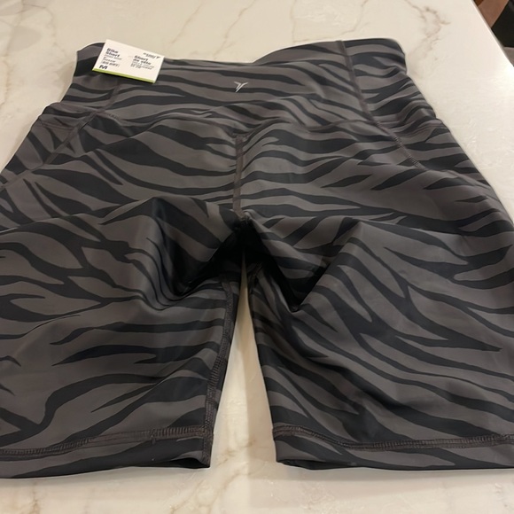 NWT ANIMAL PRINT BIKER SHORTS - Picture 4 of 4